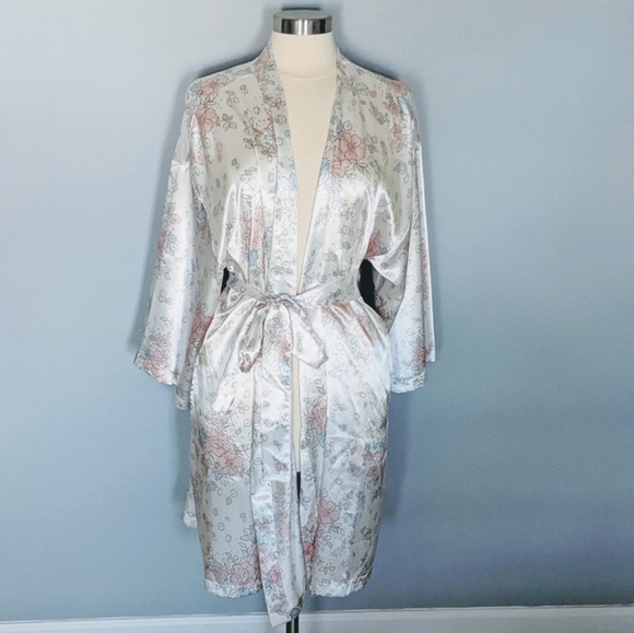 Thalia Sodi Other - Thalia Sodi Intimates Floral Robe